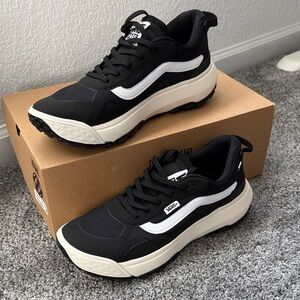 ❗️ SOLD ❗️ Vans MTE Crosspath